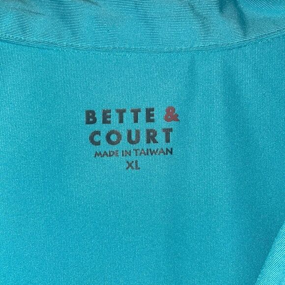 Bette & Court sleeveless top - Picture 3 of 5